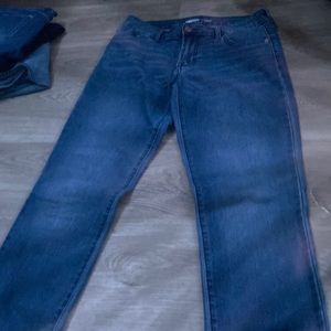 Size 4 Old Navy Super Skinny Mid-Rise jean